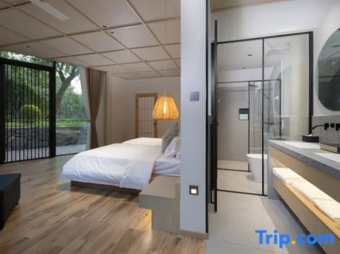 2 Bedrooms Suite