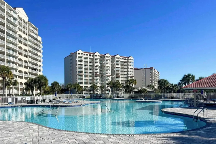 Pool, Beach & Golf: Barefoot Resort Condo!