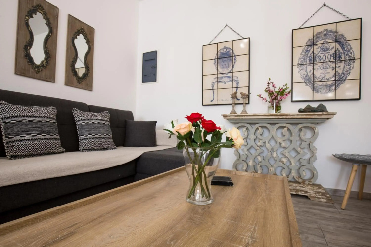 EvaEle Luxury Apartments
