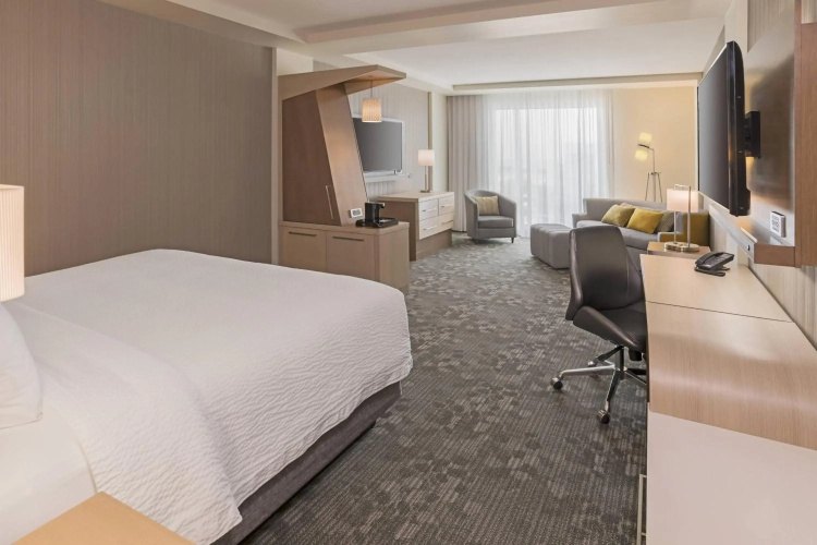 Courtyard by Marriott Burlington