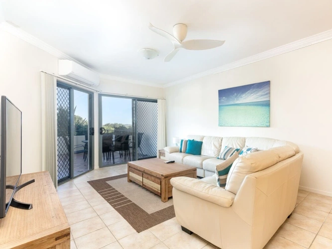 2 Bedrooms Apartment