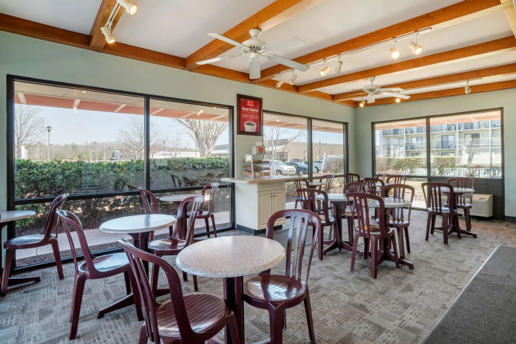 Econo Lodge Inn & Suites Resort - Rehoboth Beach photo 19