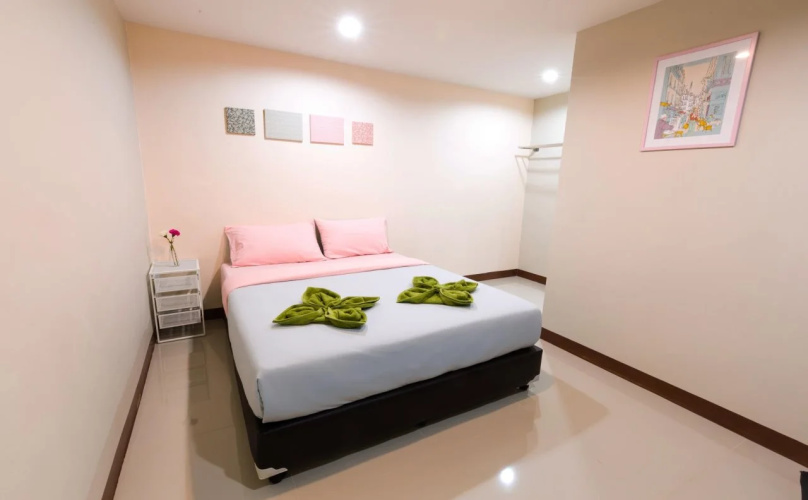 Wanderlust Bangkok Hostel