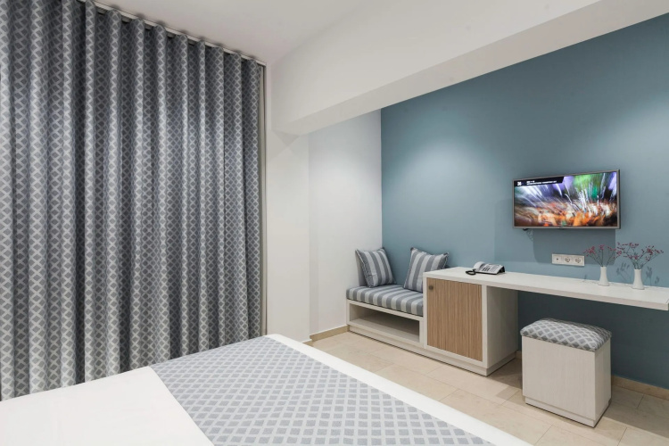Zephyros Hotel