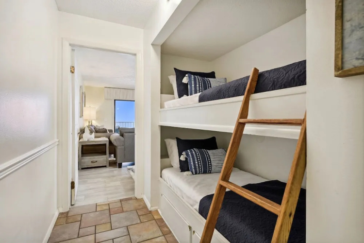 Summit by Book That Condo
