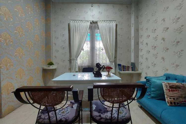R Residence