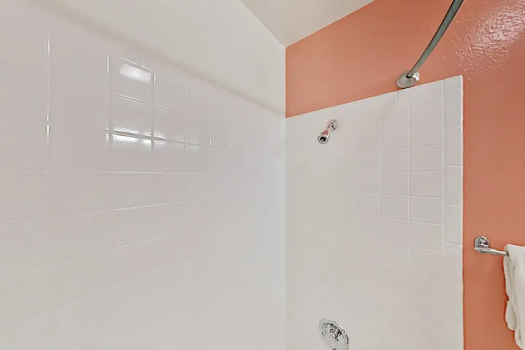 13tr18vy 2 Bedroom Condo