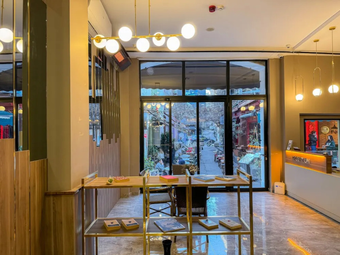 Zeno Suites Hotel