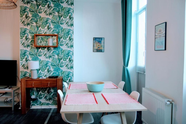 2 Bedrooms Apartment