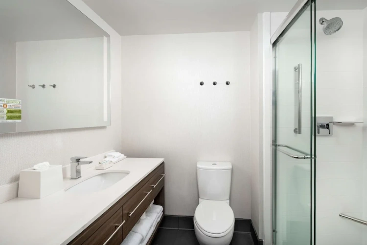 1 Bedroom Suite