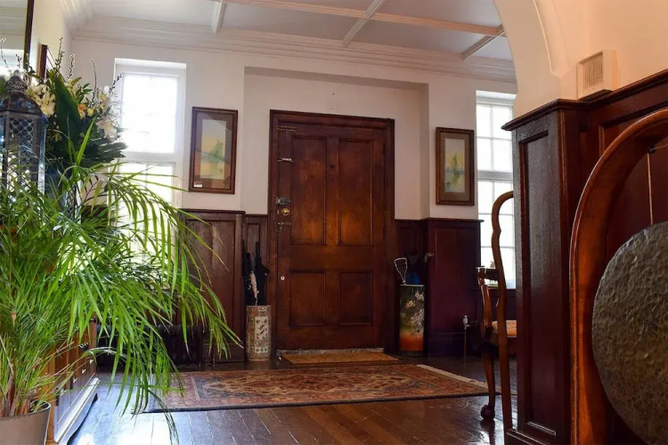 Elloe Lodge