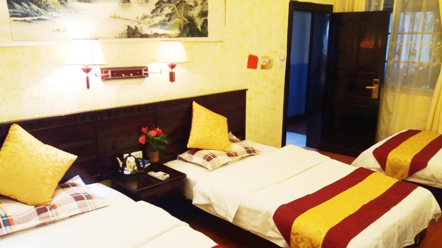 Standard Triple room