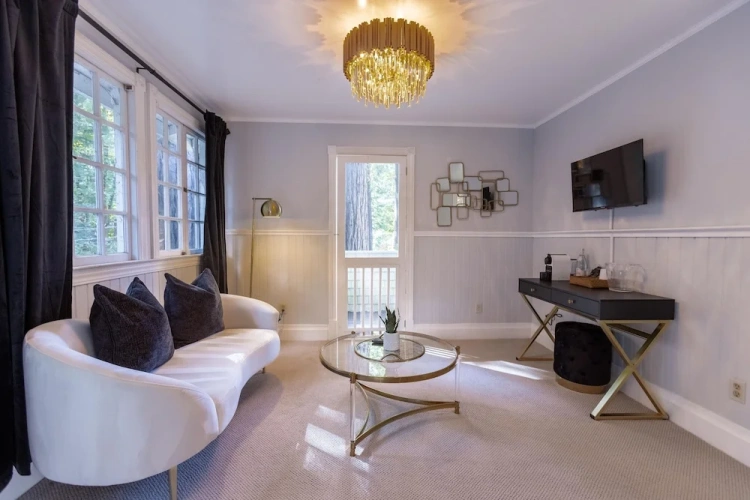 Deluxe Double Suite with balcony
