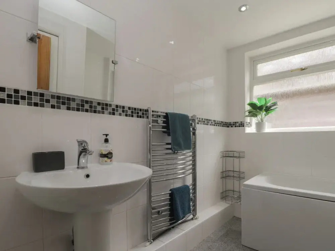 6 Sydney Road