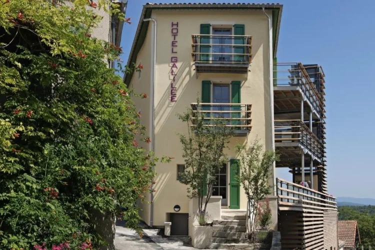 Standard Double room with balcony and with land view