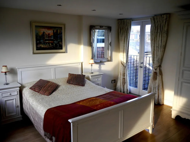 Goodenough Guesthouse