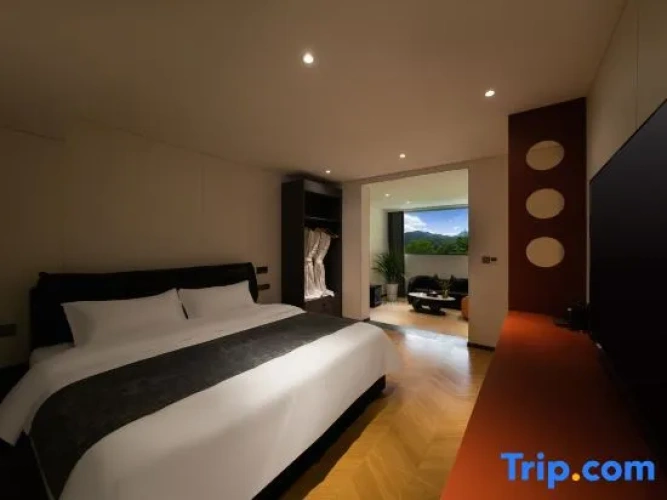 Deluxe Twin Family Suite