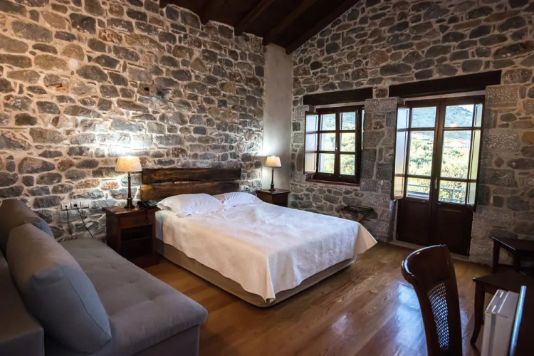 Xemoni Hotel