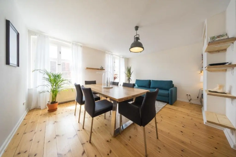 2 Bedrooms Apartment