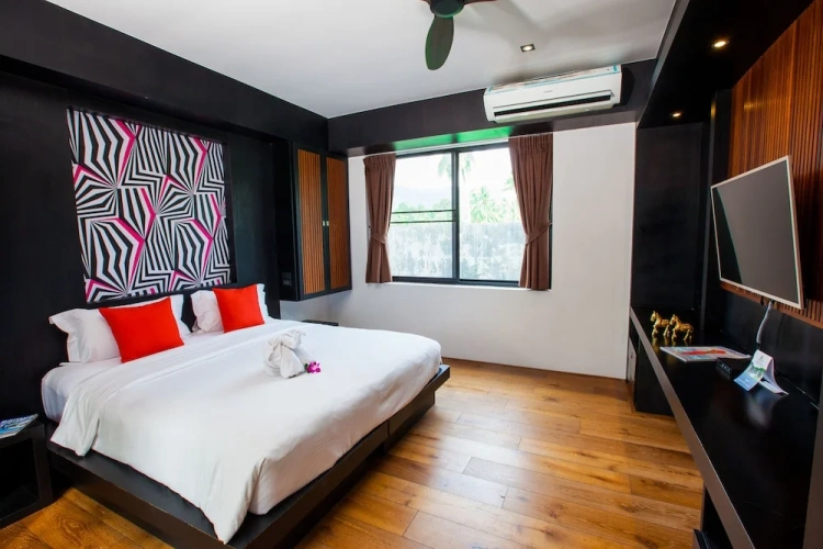 4 Bedrooms Villa
