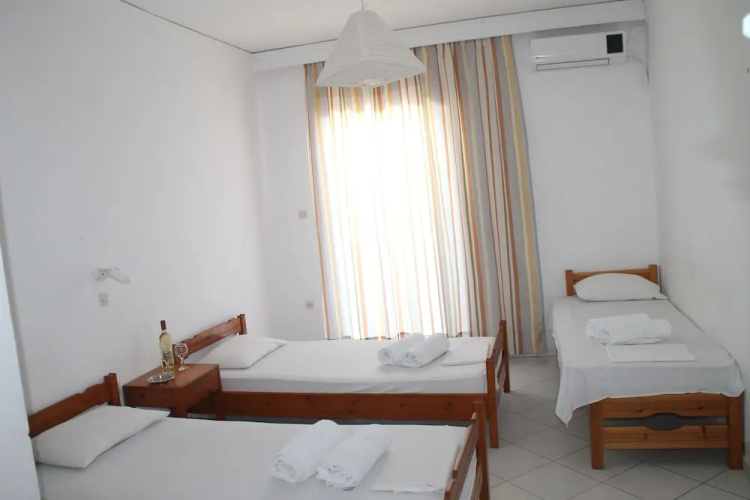 Kavos Central