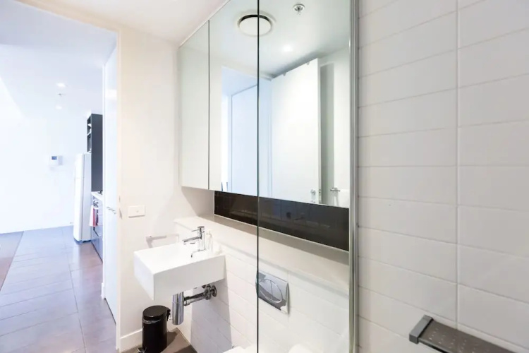 ERICA, 2BDR South Yarra Apartment
