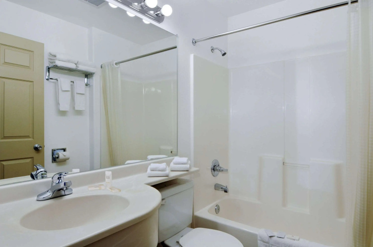 Microtel Inn & Suites by Wyndham Eagle River/Anchorage Area