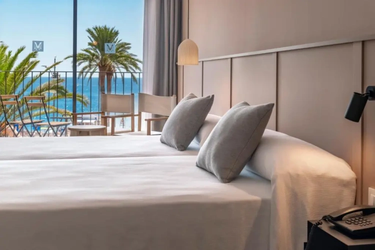 Double room with sea view