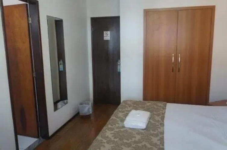 Rhud's Hotel