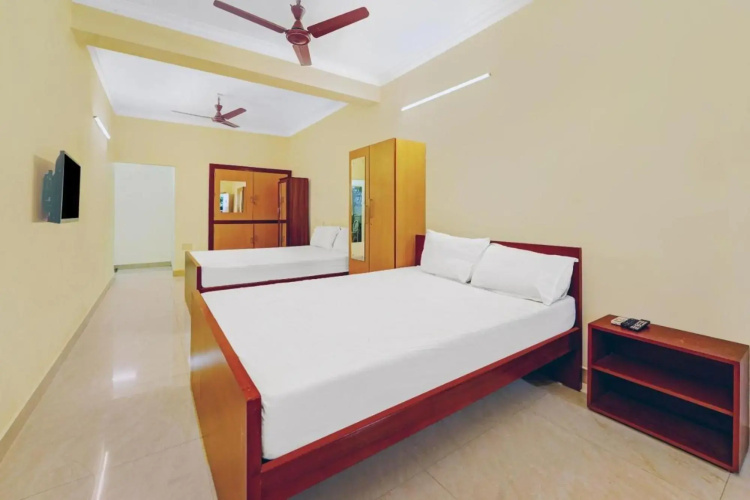 Hotel Yadvik