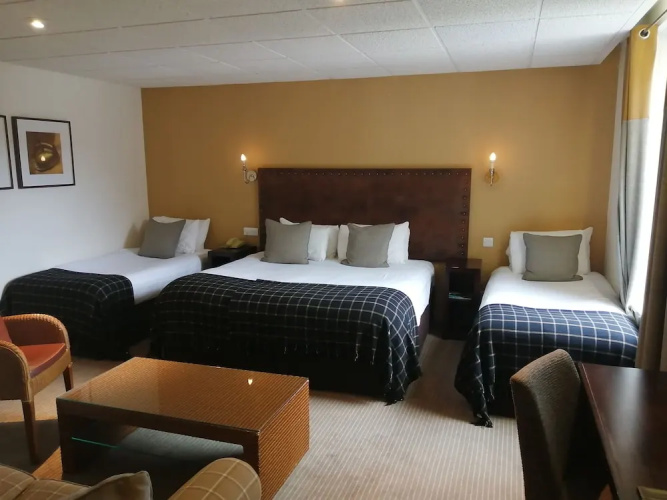 Eight Acres Hotel