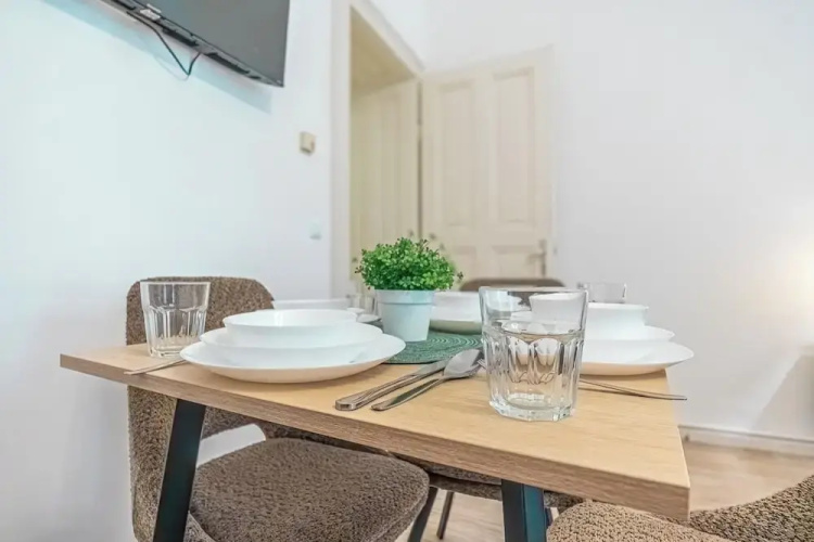 Comfortable 1BR Apartment Long Stays