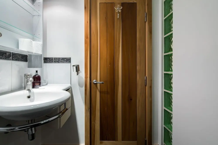3 Bedrooms Apartment