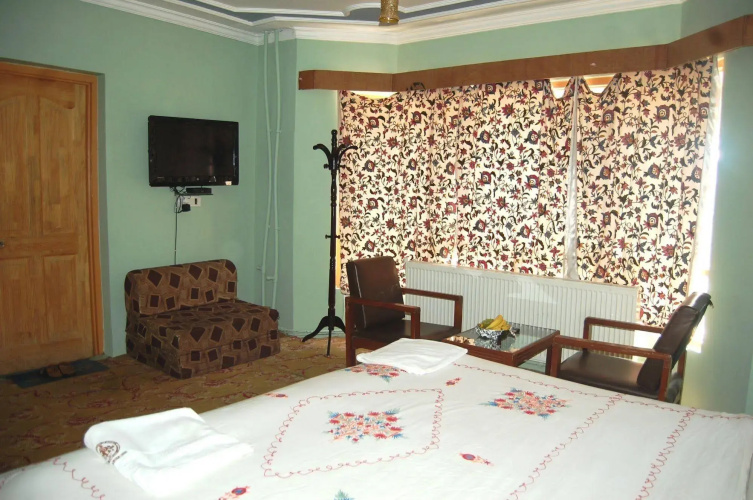 Hotel Paradise Inn