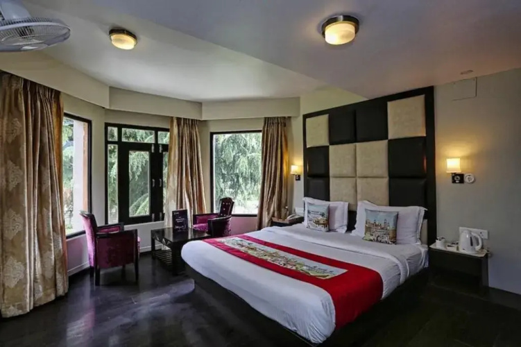 Hotel Pine Spring Pahalgam
