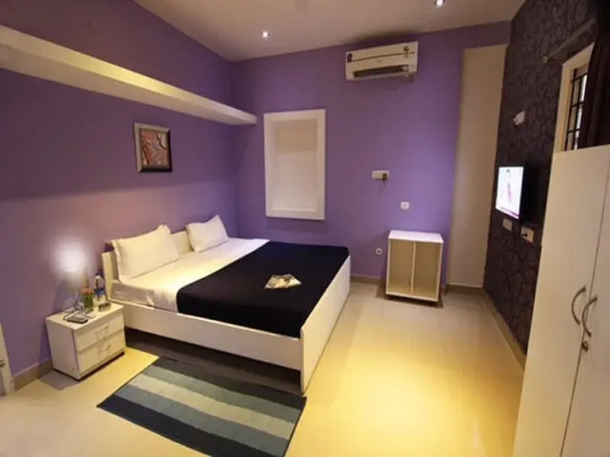 Mani Royal Stay