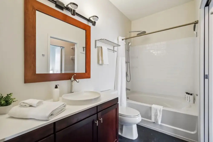 Two Cozysuites Mill District 04 & 01
