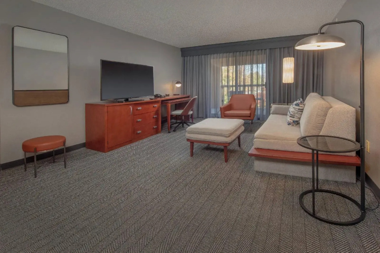 Courtyard by Marriott Frederick