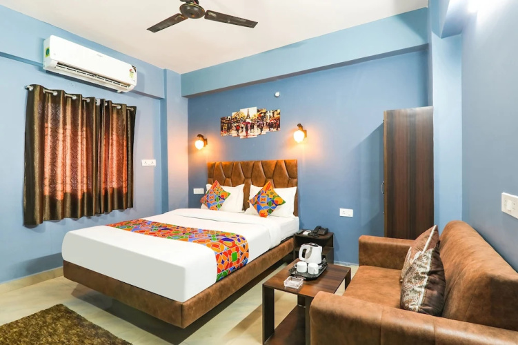 Fabhotel Dream Palace