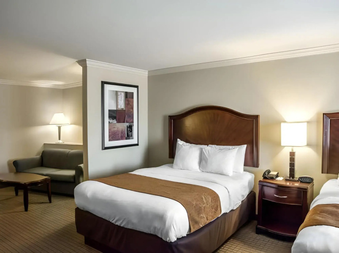 Spark by Hilton Cincinnati Fairfield