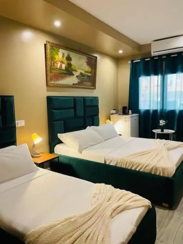 Standard Triple room with city view