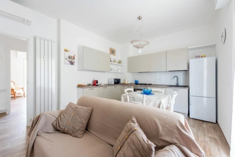 2 Bedrooms Apartment with balcony and with garden view