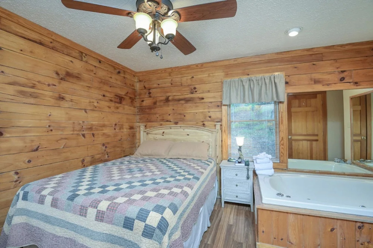 Moose Manor by Heritage Cabin Rentals