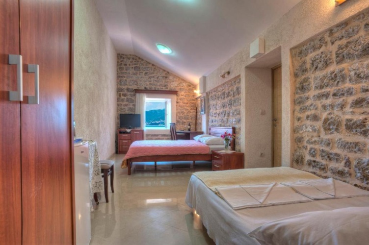 Standard Quadruple room with balcony and with sea view
