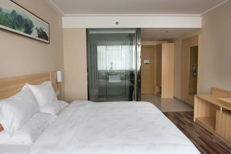 Huayi Hotel