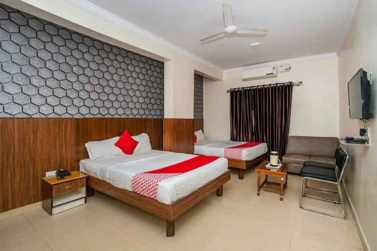 OYO 3974 Hotel Bcp Royal Residency