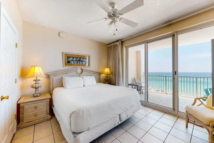 Twin Palms 702