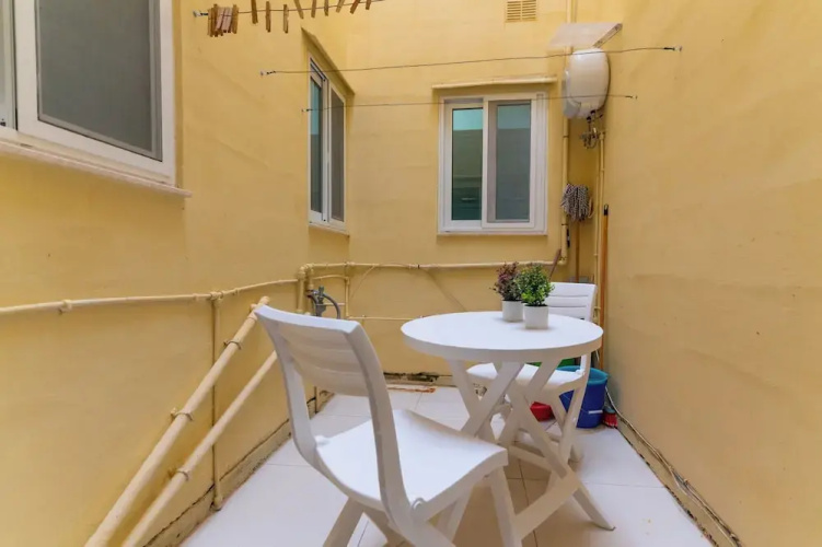 Seaside Cosy Maisonette- 2 mins from sea