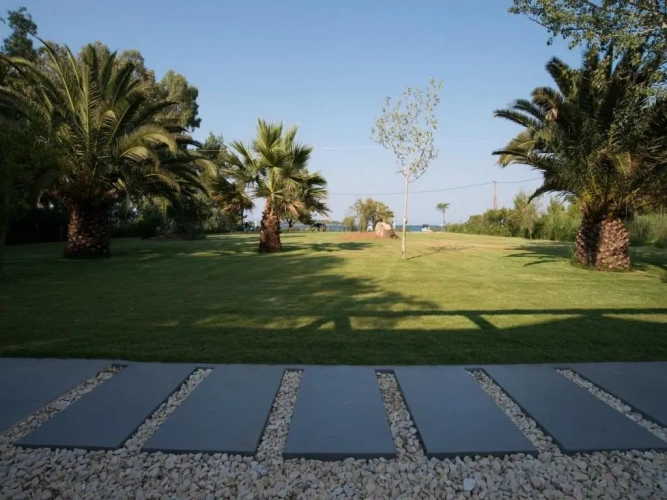 2 Bedrooms Villa