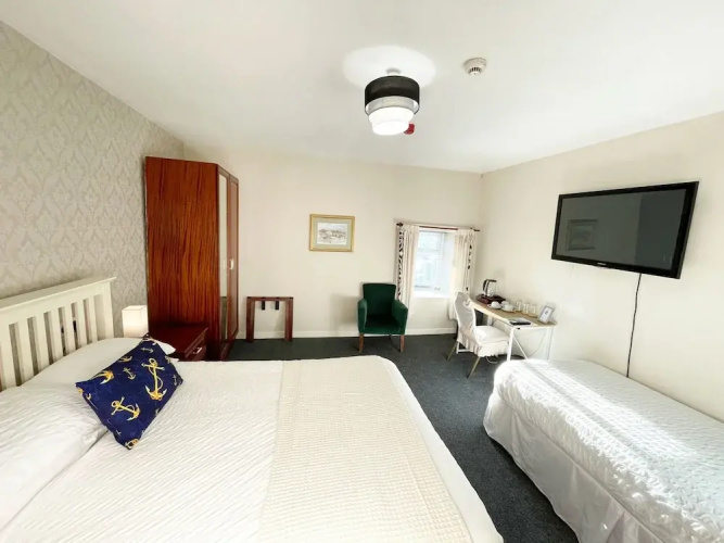 Anchor Hotel